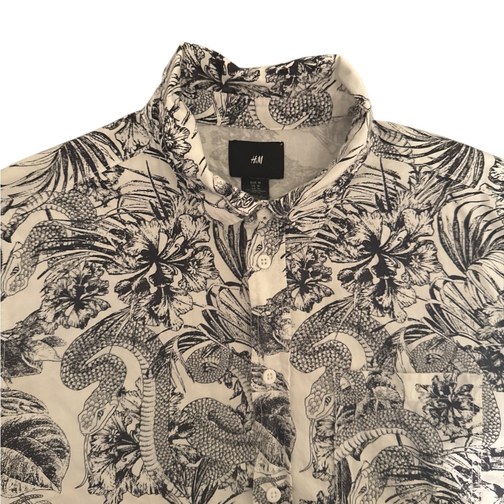 H&M Black and White Lightweight Shirt Jacket with Stand-Up Collar